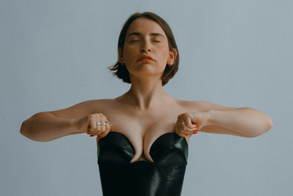 The Art of Dressing According to Your Body Shape: A Guide to Personal Style for Real People