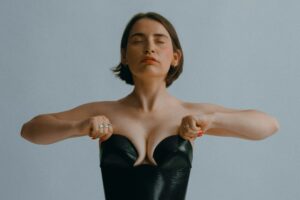 The Art of Dressing According to Your Body Shape: A Guide to Personal Style for Real People