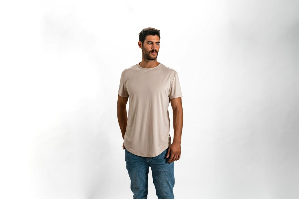 The Art of Styling Oversized Shirts Without Making Them Look Unprofessional