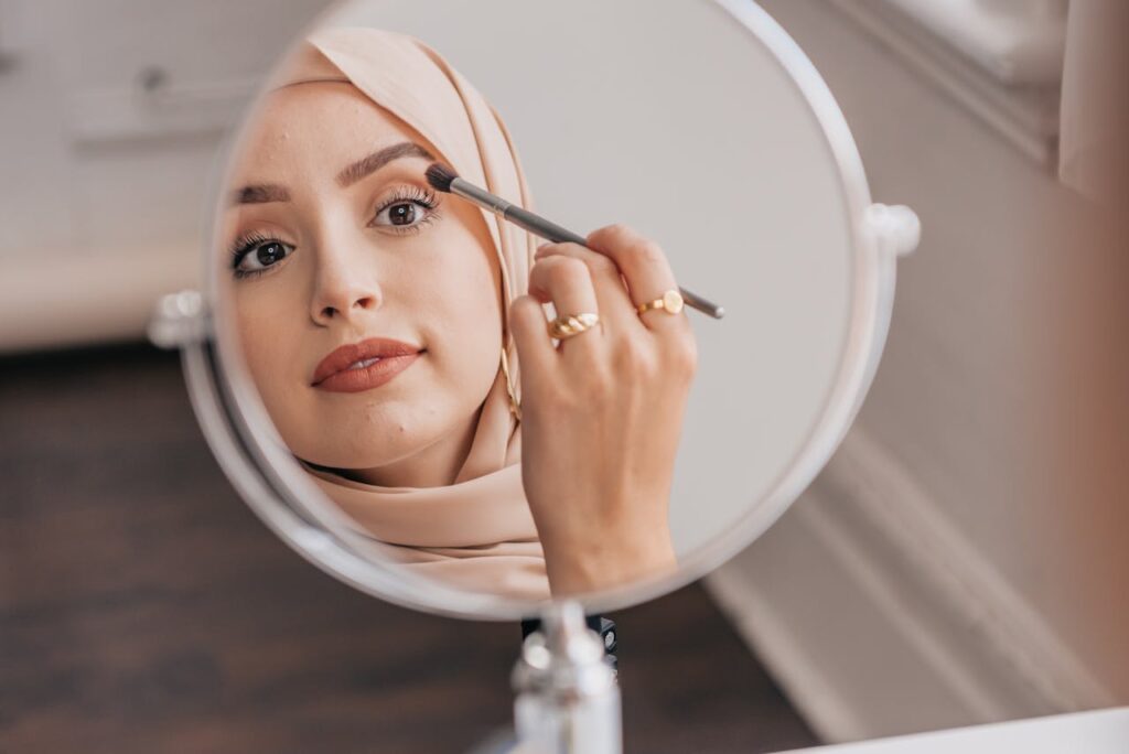 How to Choose the Right Foundation Shade for Every Season