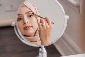 How to Choose the Right Foundation Shade for Every Season