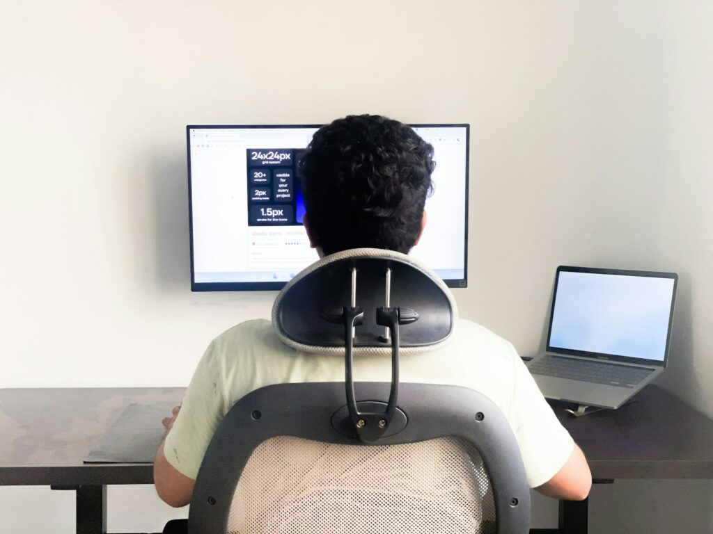 The Influence of Contemporary Technology on the Health of the Eyes and Posture