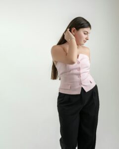 Posture-Friendly Fashion: Clothes and Shoes That Support Your Spine