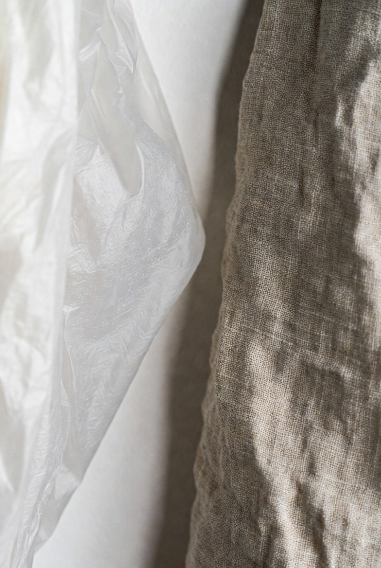 The "Sweat Wicking" Myth: Why Polyester Traps Odor-Causing Bacteria More Than Natural Linen