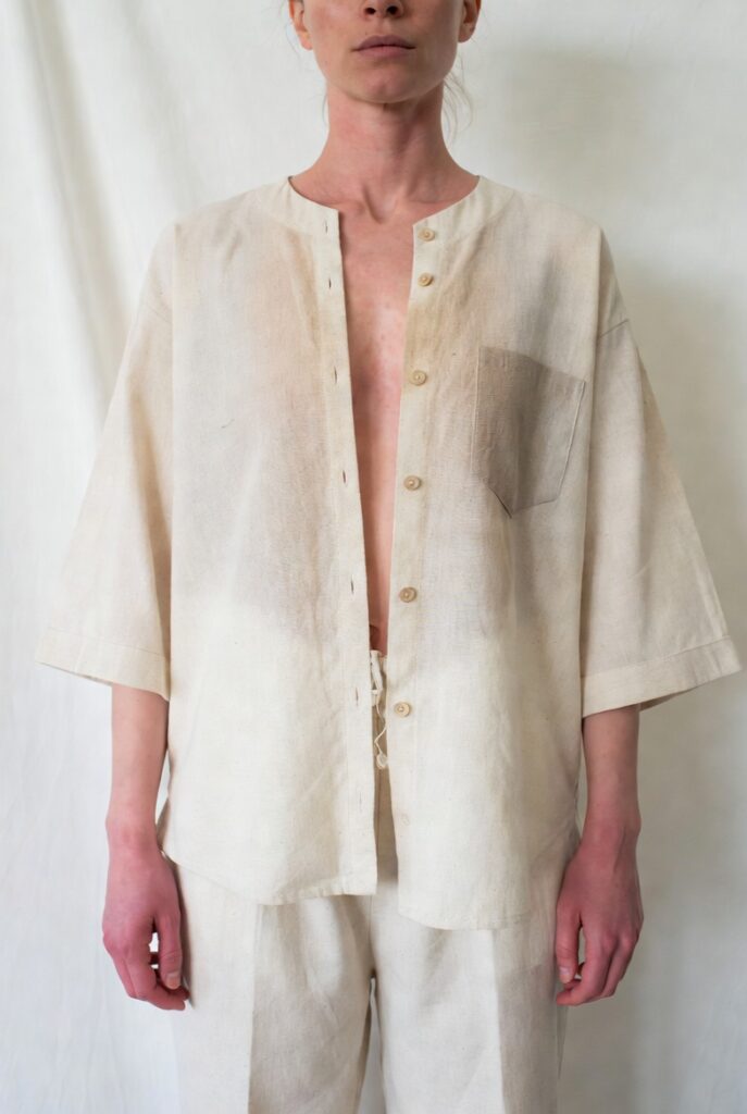 Hypoallergenic Wardrobe Swaps: Why Unbleached Organic Cotton Calms Contact Dermatitis