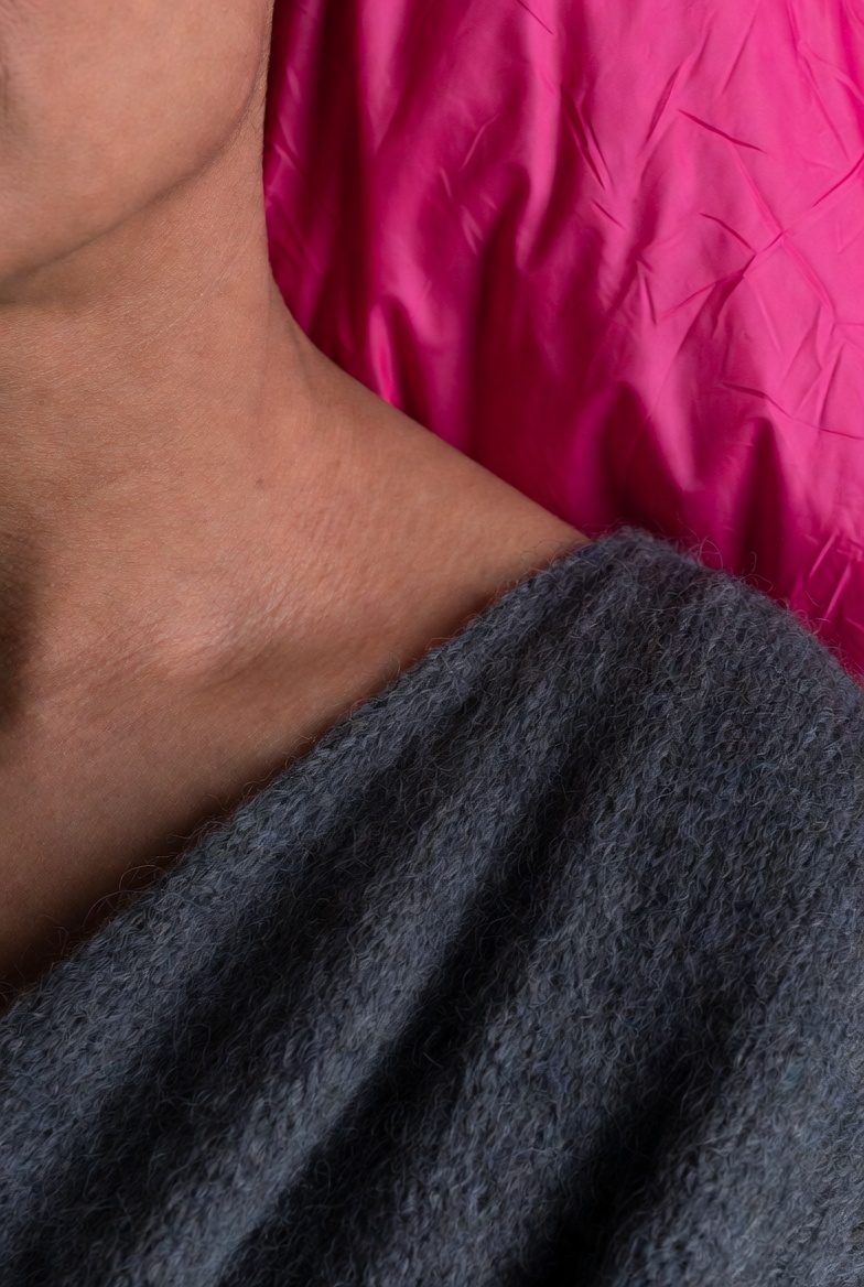 Merino Wool vs. Synthetics: Which Fabric Actually Preserves Your Skin’s Natural Microbiome?